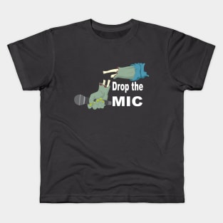 Drop the mic and give a hand Kids T-Shirt